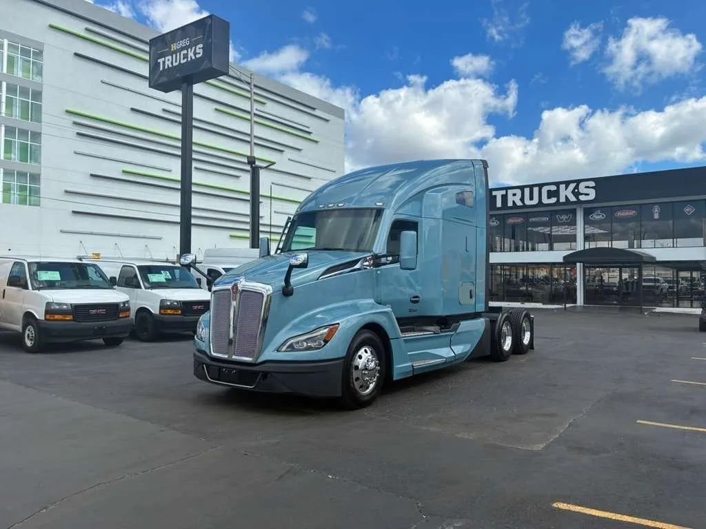 2022 Kenworth T600 T680 Aerodynamic in Miami, FL, United States 1 - 17145640