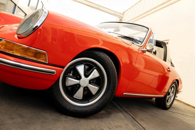 Cabriolet in Bellevue, WA, United States 4 - 17121931