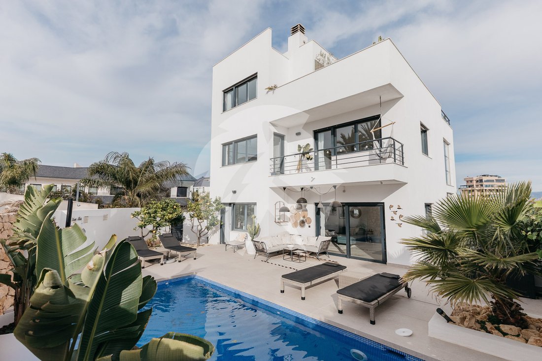 Chalet in Alicante, Valencian Community, Spain 1 - 17145758