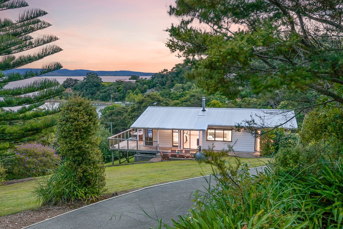 House in Waiheke Island, Auckland, New Zealand 5 - 17145803