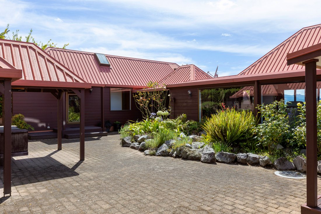 Taupo, Waikato, New Zealand 4 - 17145807