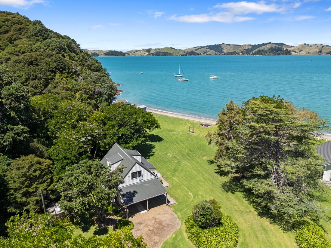 House in Waiheke Island, Auckland, New Zealand 4 - 17145803