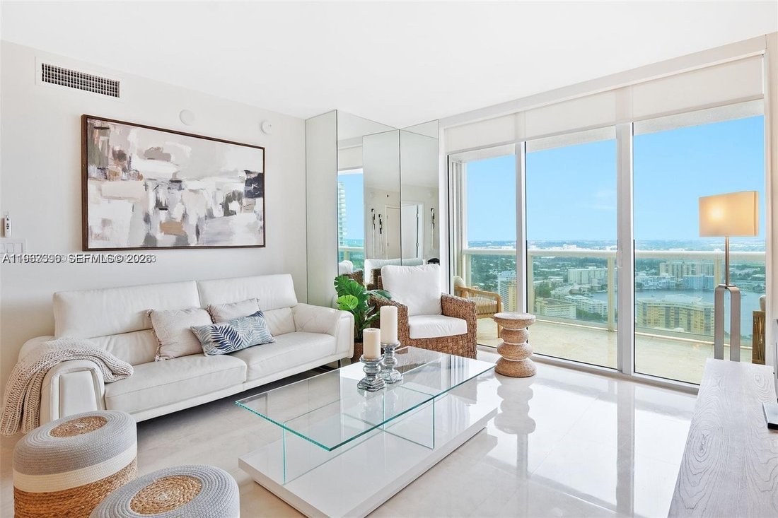 Condo in Hallandale Beach, Florida, United States 1 - 17145993