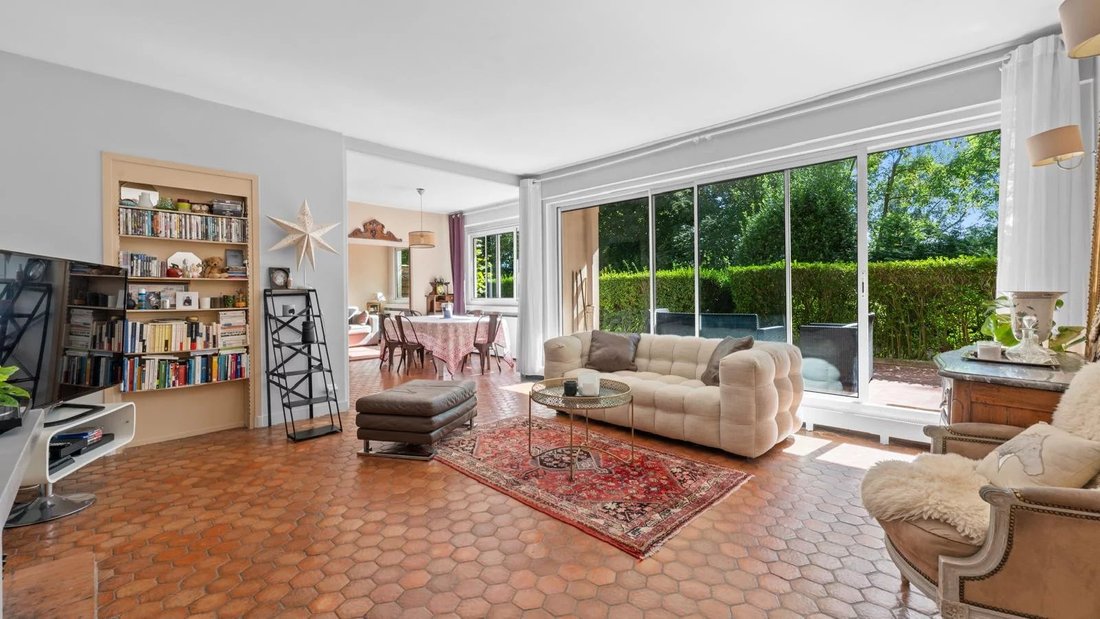 Apartment in Marnes-la-Coquette, Ile-de-France, France 2 - 17146086