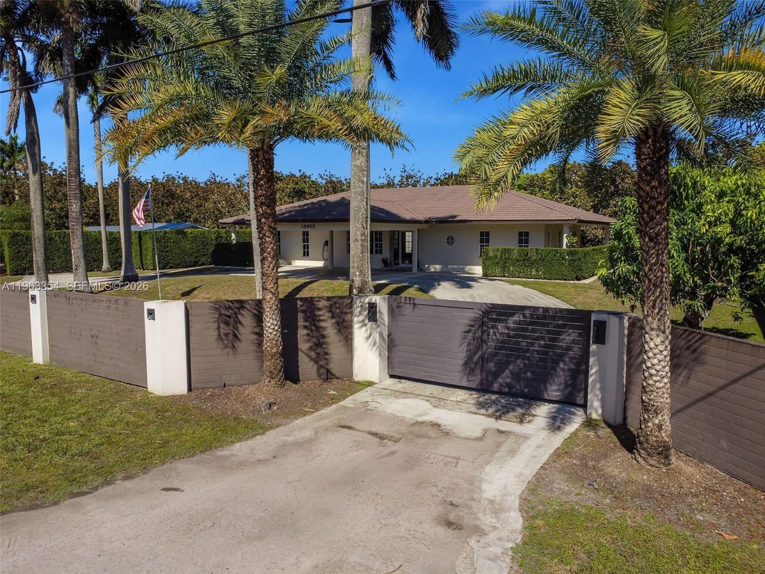 House in Miami, Florida, United States 1 - 17145984