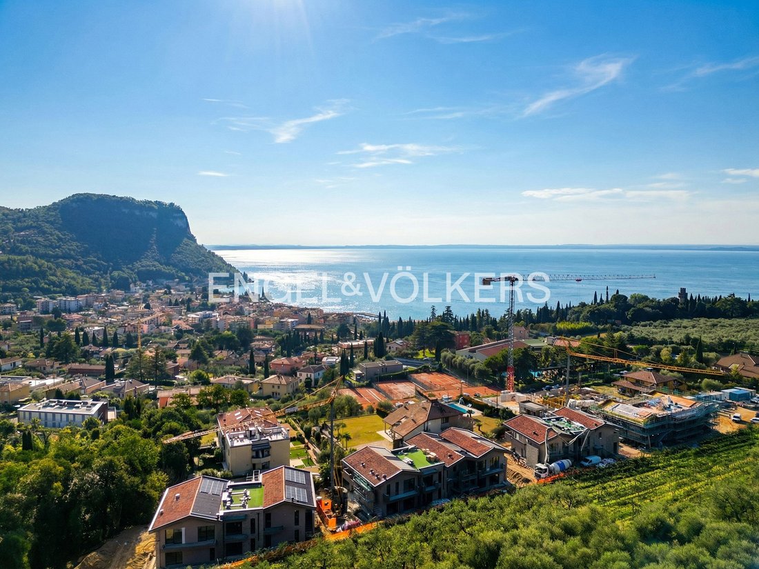 Apartment in Garda, Veneto, Italy 2 - 16554897