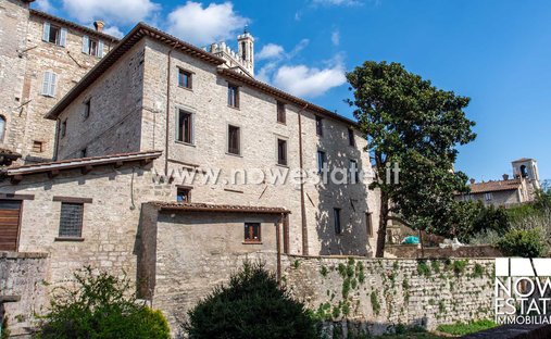 Condo in Gubbio, Umbria, Italy 1