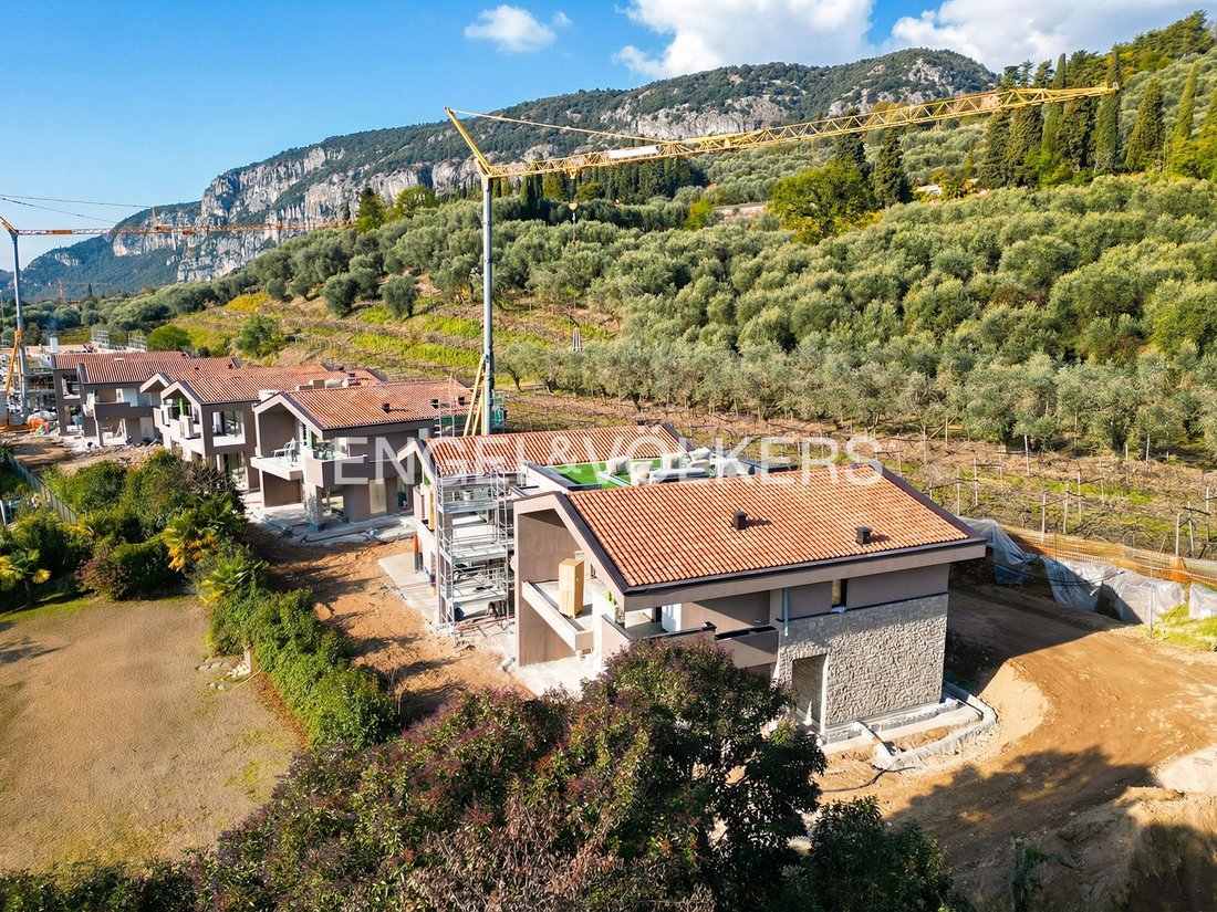 Apartment in Garda, Veneto, Italy 2 - 16554817