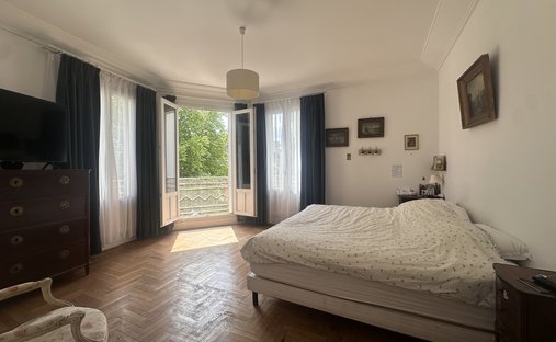 17th C. Chateau (With A Section Dedicated To Events) And 5 Acres In Centre Of France