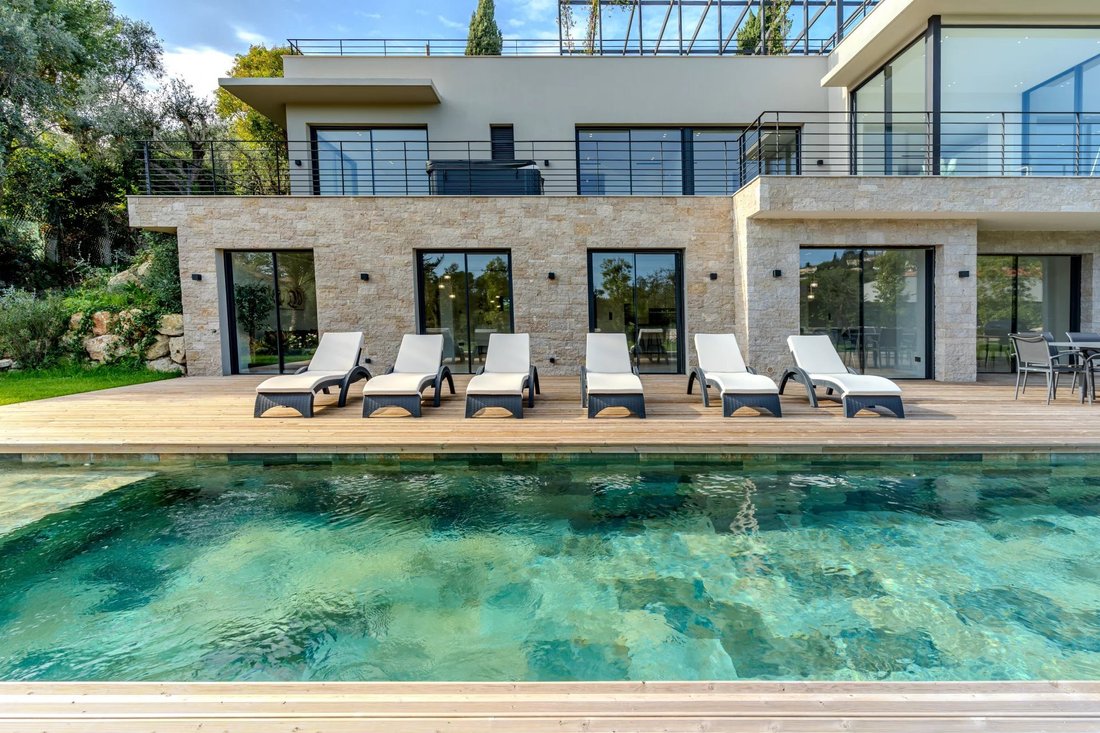 Villa in Mougins, Provence-Alpes-Côte d'Azur, France 2 - 17147539