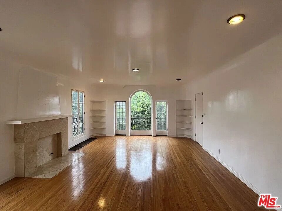 Los Angeles, California, United States 2 - 17148726