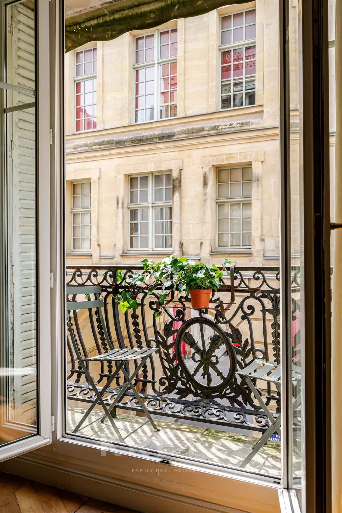 Apartment in Île Saint Louis, Paris 4e Arrondissement, Paris 2 - 17150053