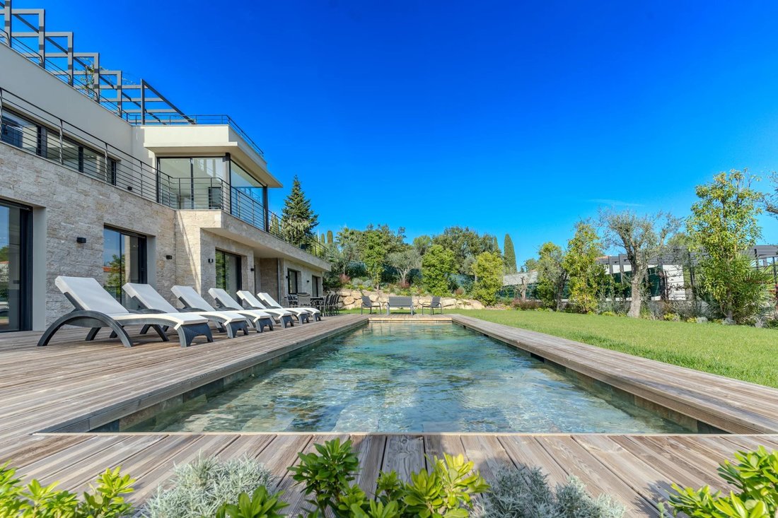 Villa in Mougins, Provence-Alpes-Côte d'Azur, France 3 - 17147539