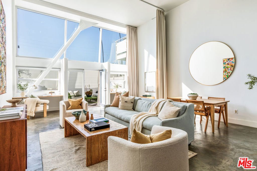 Condo in Los Angeles, California, United States 5 - 17148716
