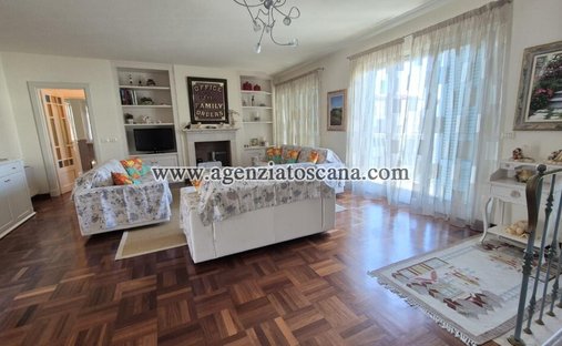 Apartment in Center, Forte dei Marmi, Tuscany 1