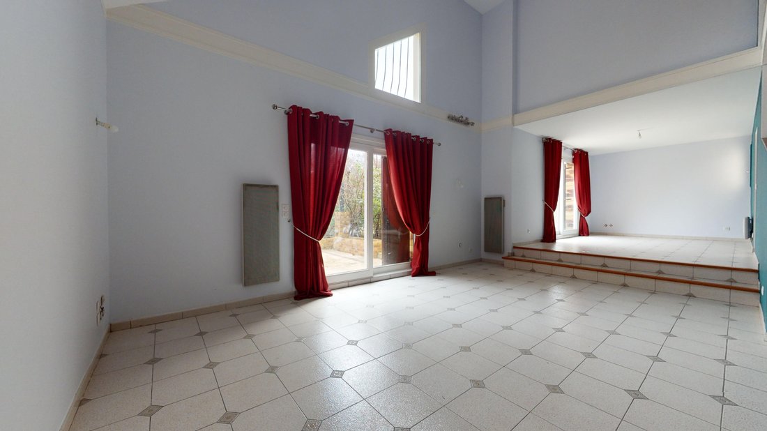 House in Montigny-les-Cormeilles, Ile-de-France, France 3 - 17147155