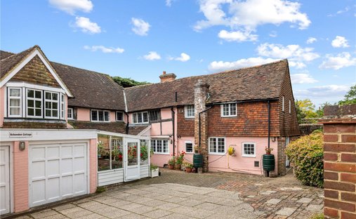 House in Whitemans Green, England 1