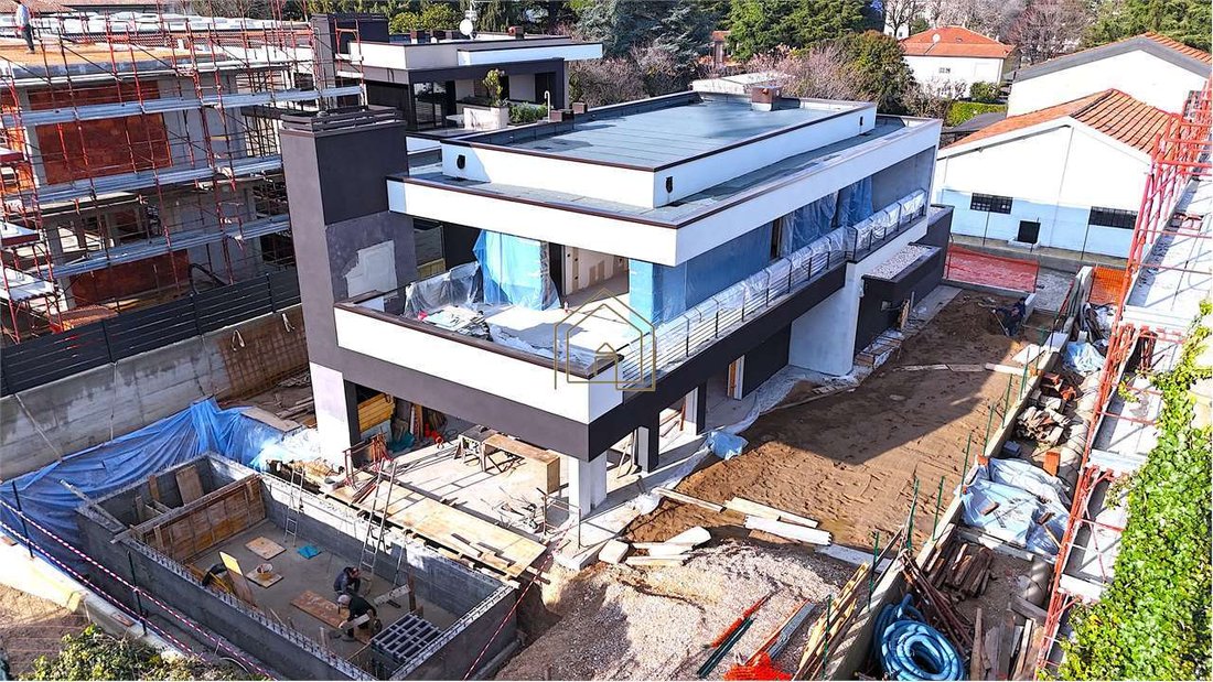 Villa in Desenzano Centro, Desenzano del Garda, Lombardy 2 - 16550597