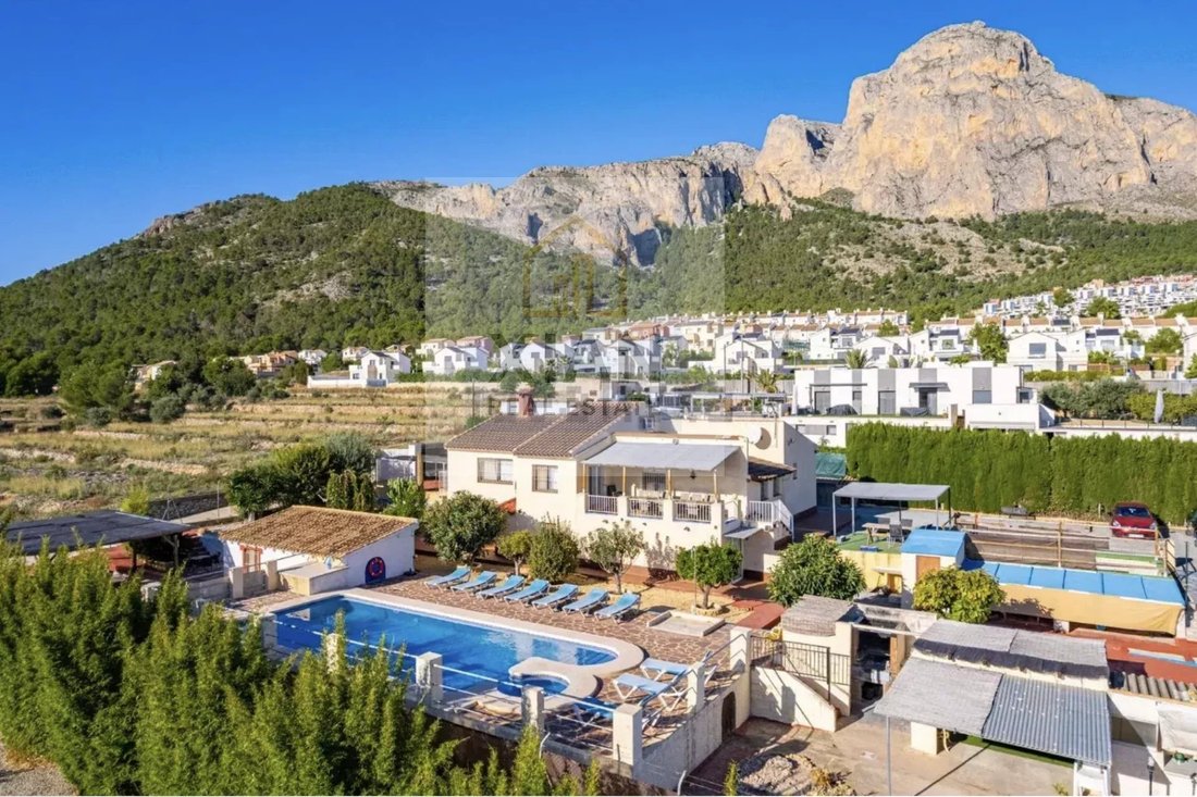 Villa in Polop, Valencian Community, Spain 2 - 17147552