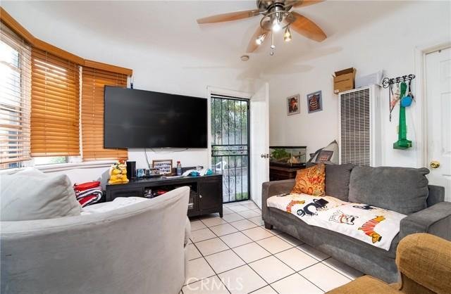 Apartment in South Gate, California, United States 5 - 17147823