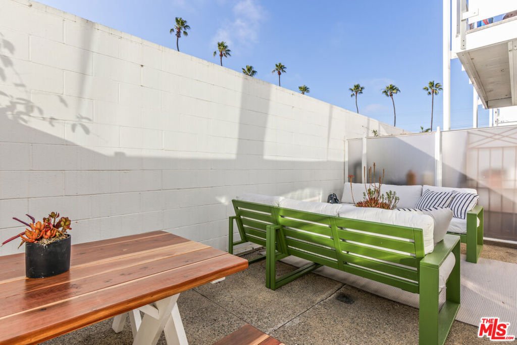 Condo in Los Angeles, California, United States 4 - 17148716