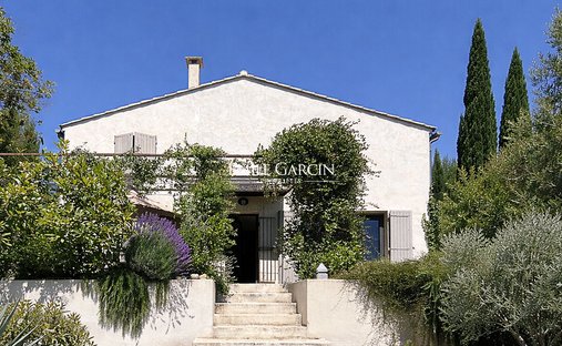 Villa in Montagne des Chèvres, Villeneuve-lès-Avignon, France 1