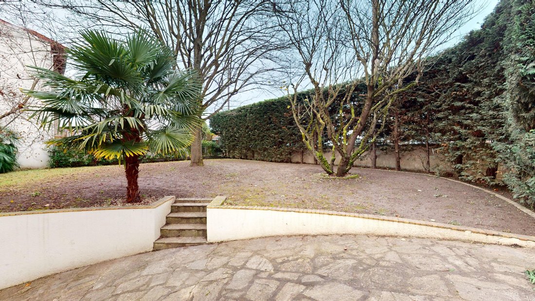 House in Montigny-les-Cormeilles, Ile-de-France, France 2 - 17147155