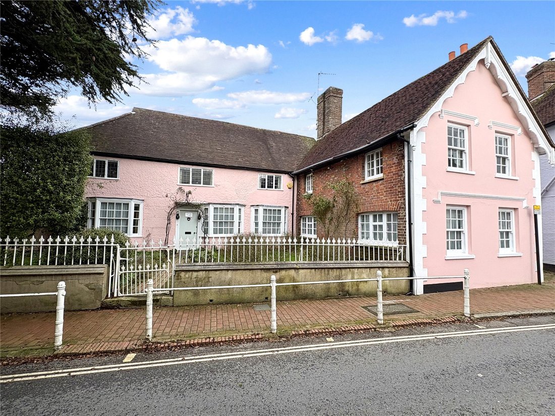 House in Whitemans Green, England 3 - 17147196