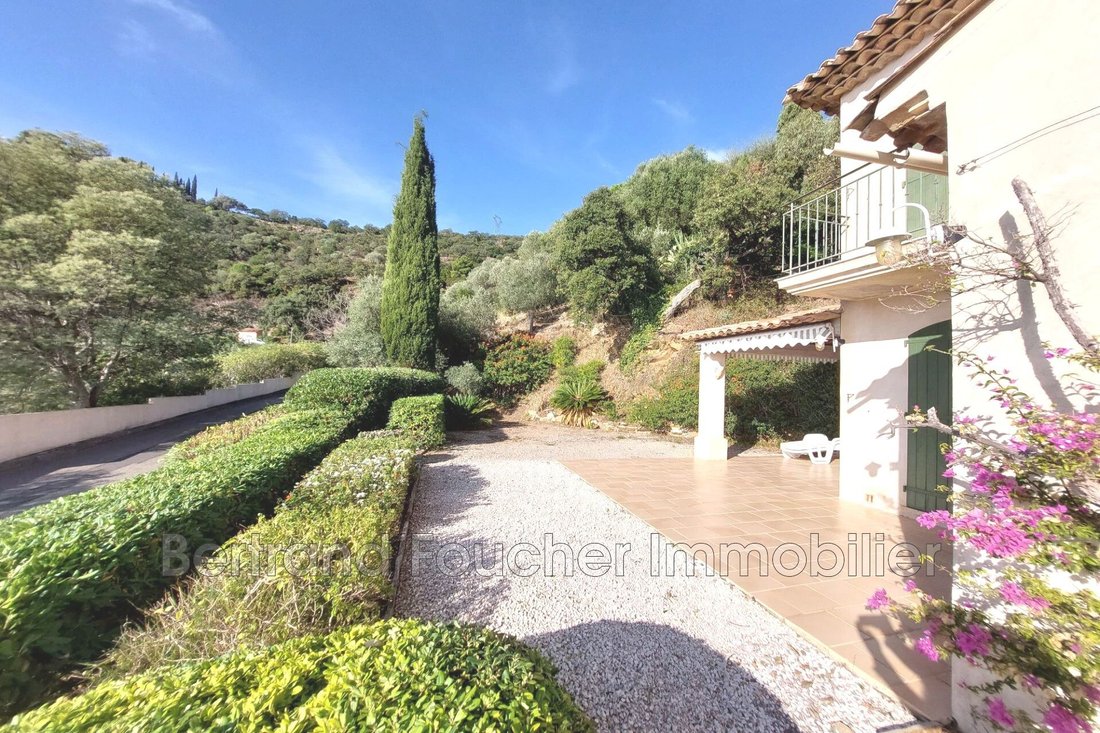 Villa in Sud, Cavalaire-sur-Mer, France 2 - 17147333