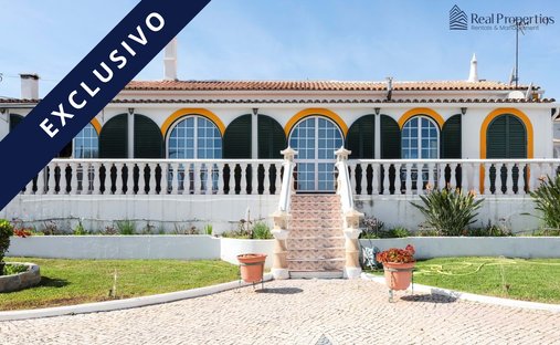 Villa in Quarteira, Algarve, Portugal 1