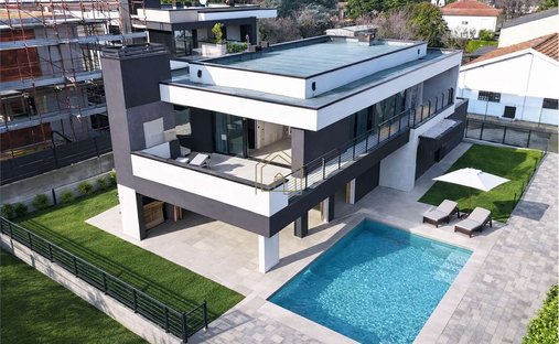 Villa in Desenzano Centro, Desenzano del Garda, Lombardy 1