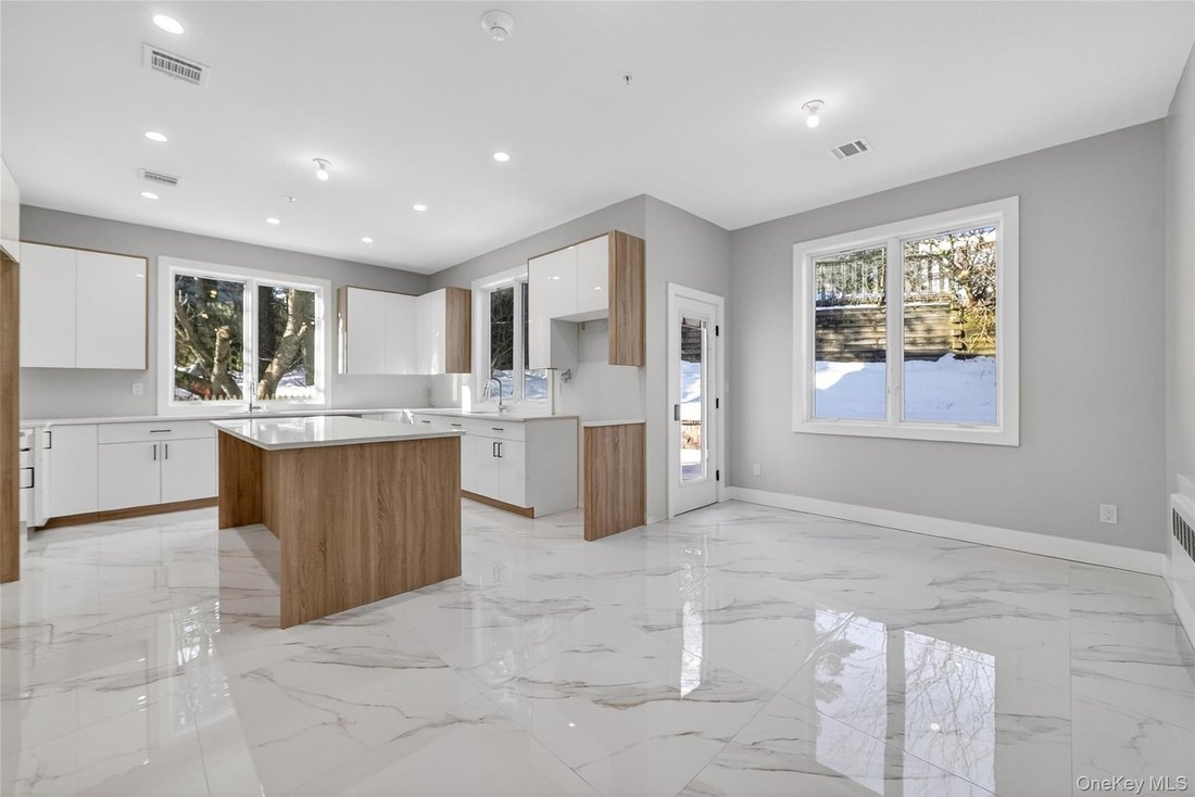 appartement à Spring Valley, État de New York, États-Unis 4 - 17148880