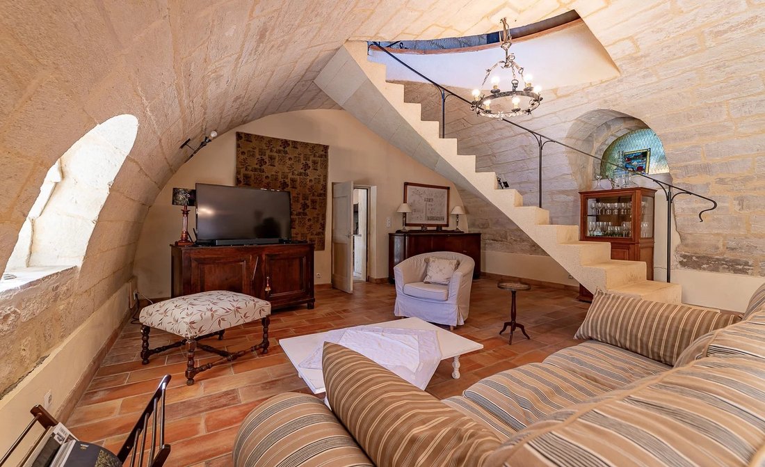 Estate in Uzès, Occitania, France 4 - 17147566