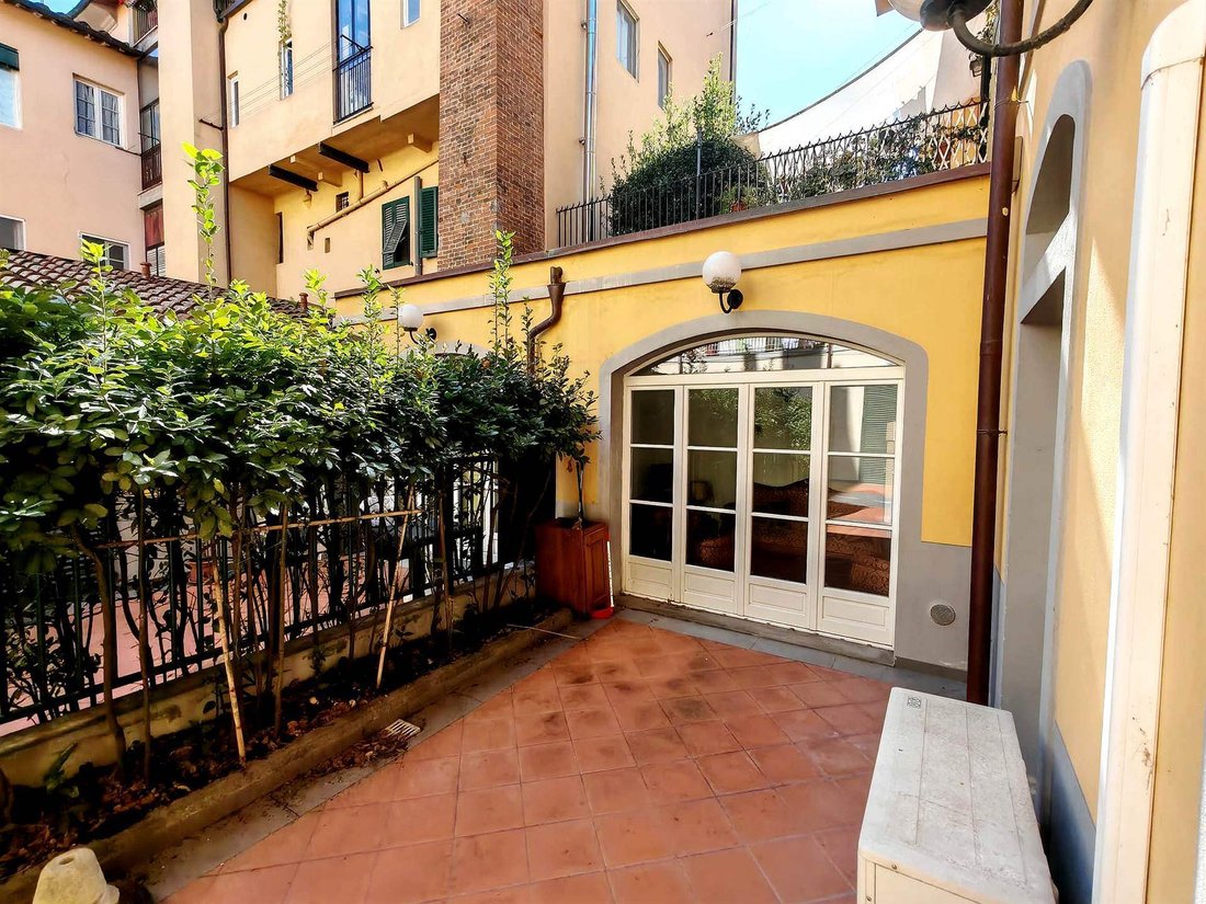Apartment in Historic Center, Lucca, Tuscany 2 - 17150075
