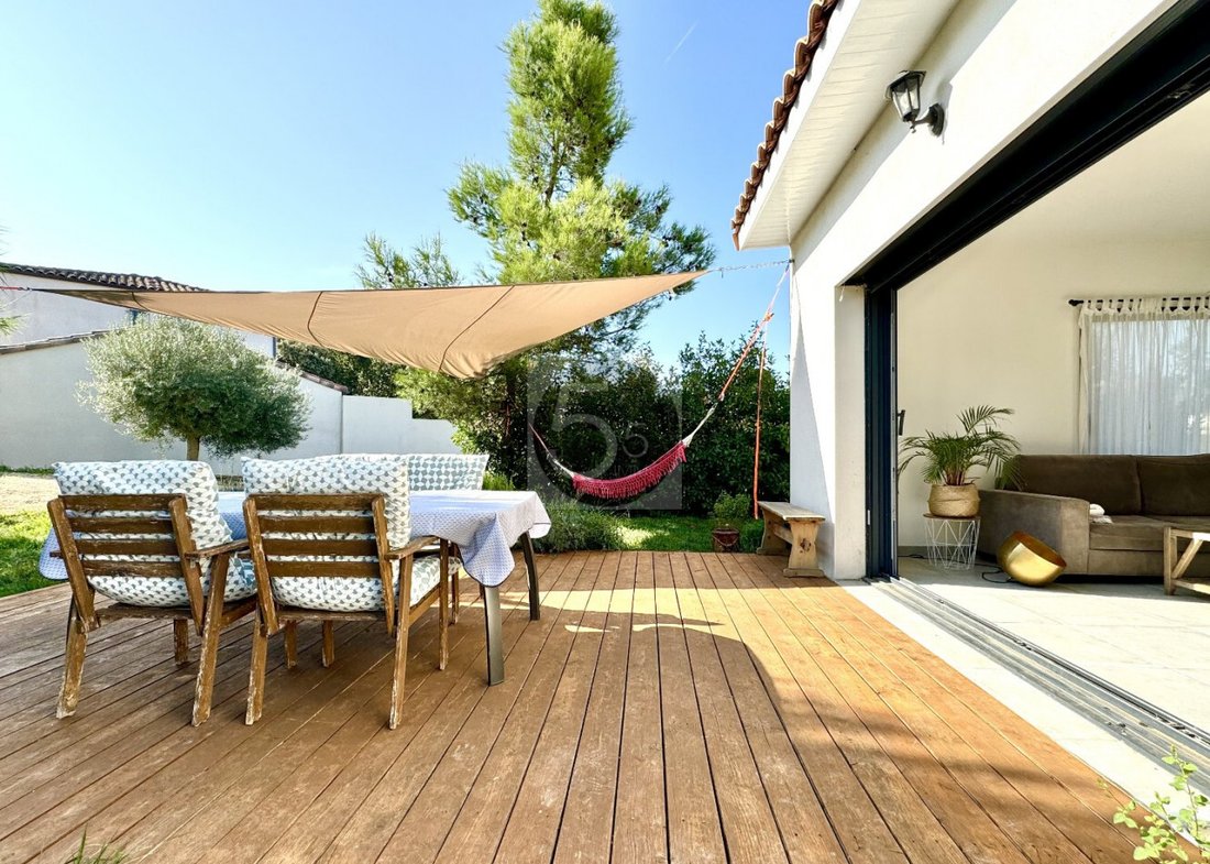House in Centre Ville, Castries, France 3 - 17146732