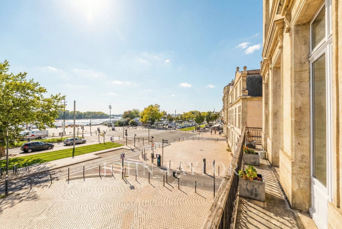 Apartment in Grand Parc-Chartrons-Paul Doumer, Bordeaux, France 1 - 16560143