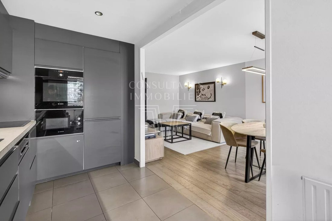 Apartment in Villiers-Cerdan, Levallois-Perret, France 4 - 17147464