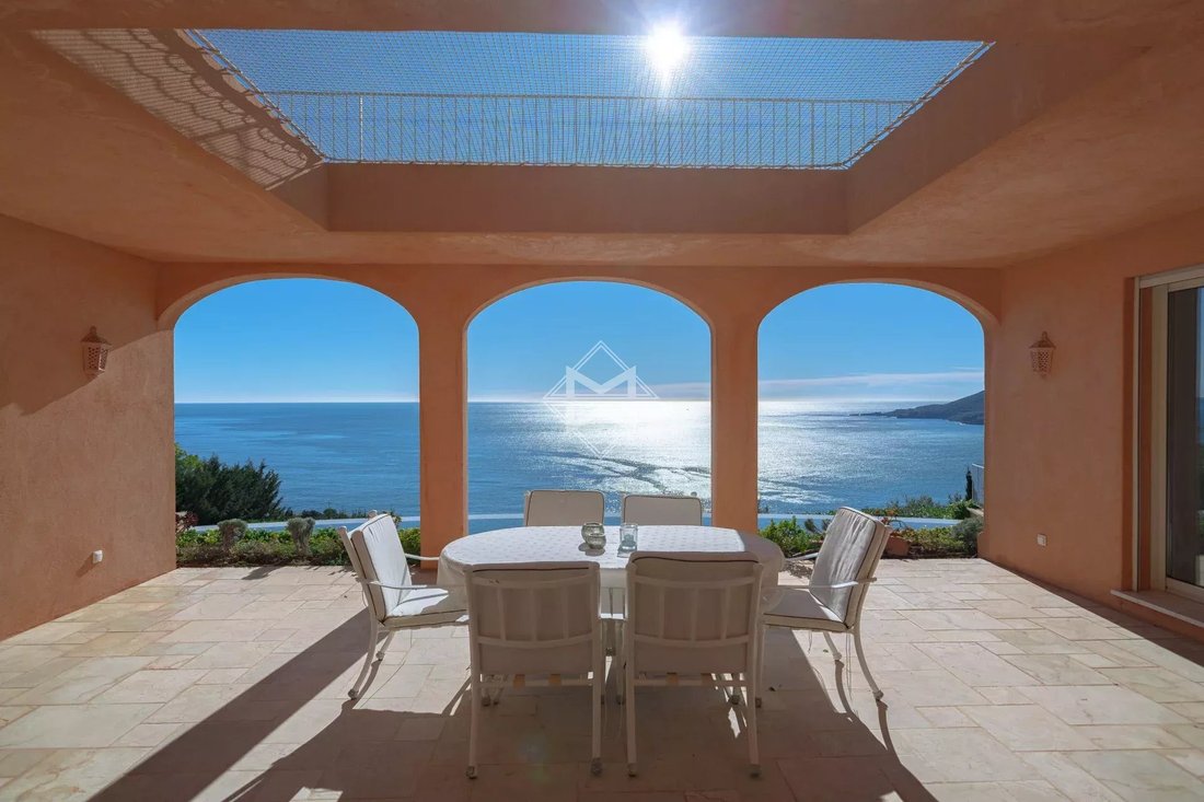 Villa in Théoule-sur-Mer, Provence-Alpes-Côte d'Azur, France 5 - 17147462