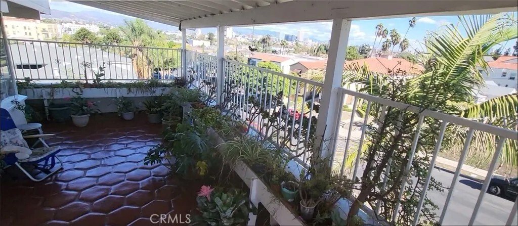 Los Angeles, California, United States 3 - 16523001
