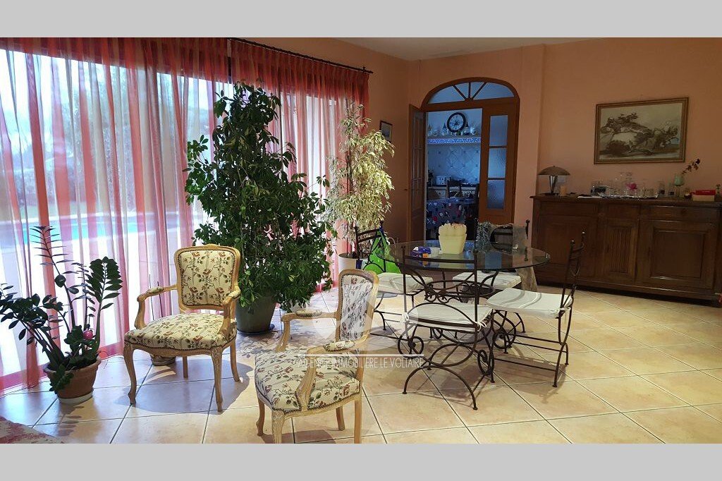 Villa in Ancien Hôpital, Beziers, France 2 - 17147316
