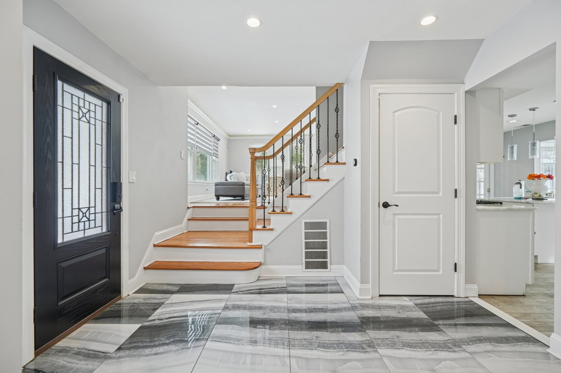 House in Wayne, New Jersey, United States 4 - 17146398