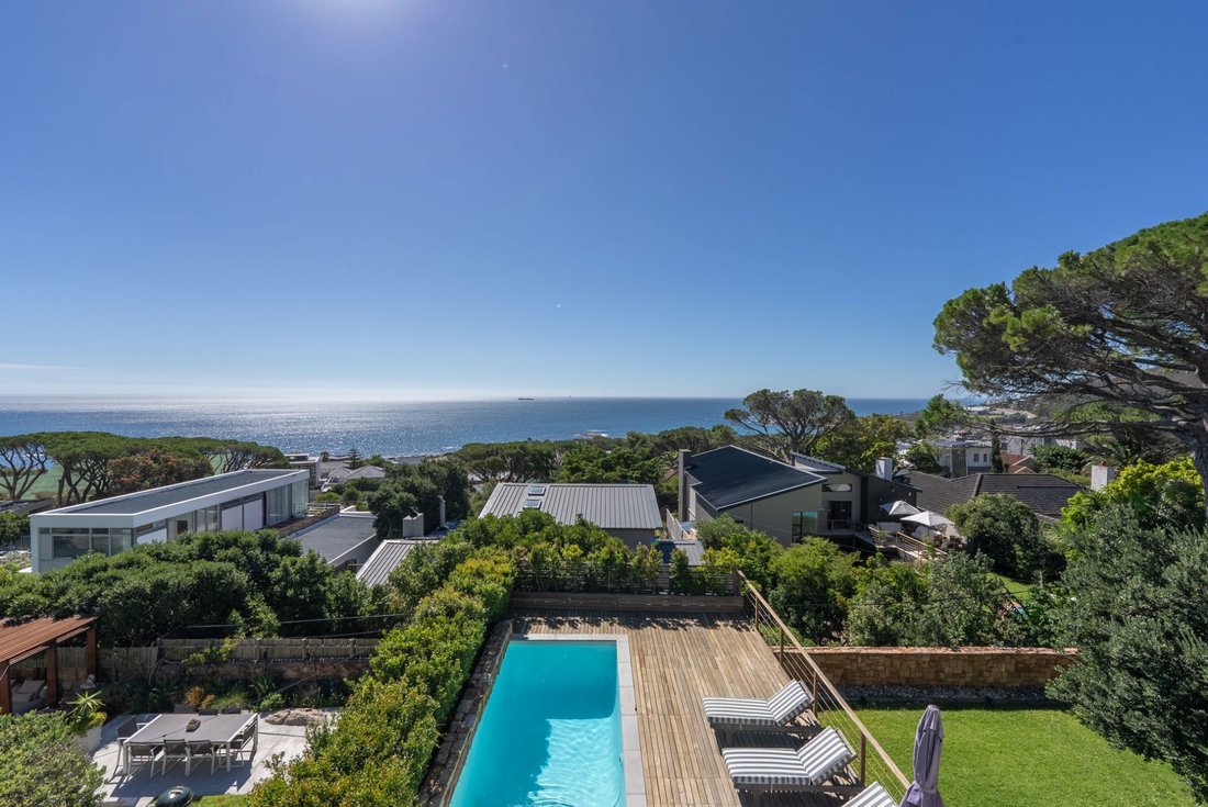 House in Camps Bay, Atlantic Seaboard, Cape Town 5 - 17078672