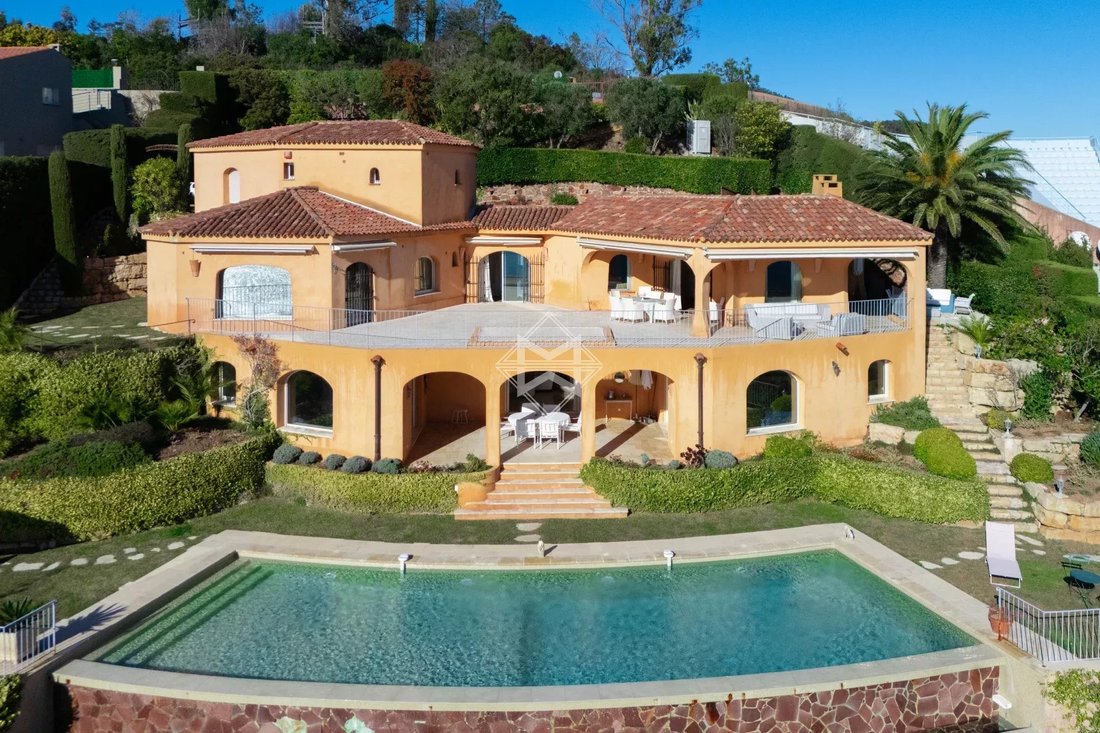 Villa in Théoule-sur-Mer, Provence-Alpes-Côte d'Azur, France 1 - 17147462