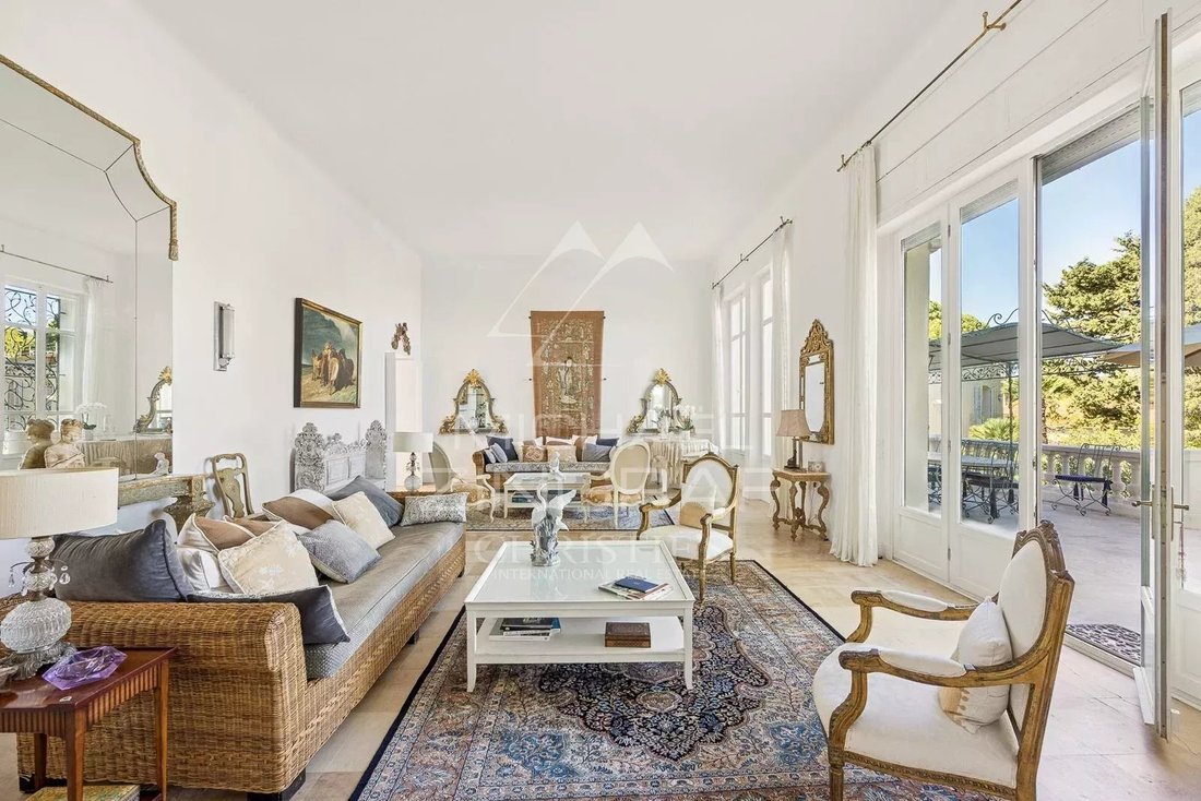 Villa in Antibes, Provence-Alpes-Côte d'Azur, France 2 - 17147432