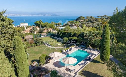 Villa in Antibes, Provence-Alpes-Côte d'Azur, France 1
