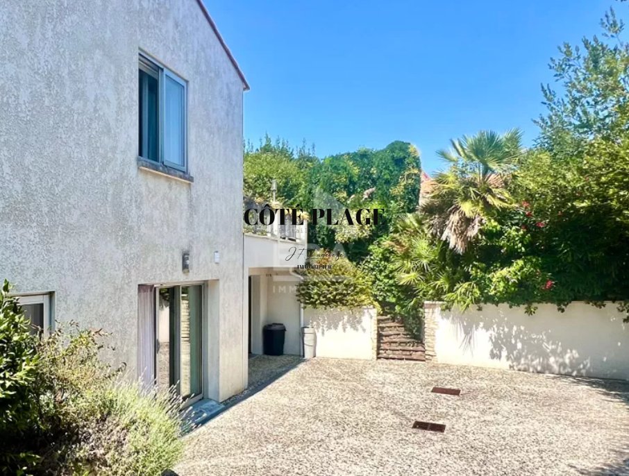 House in Vaux-sur-Mer, Nouvelle-Aquitaine, France 4 - 17146444