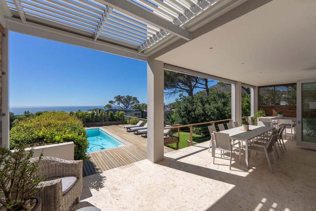 House in Camps Bay, Atlantic Seaboard, Cape Town 2 - 17078672