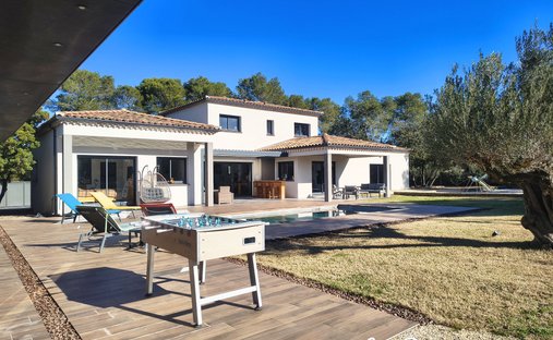 House in Camplanier, Nimes, France 1