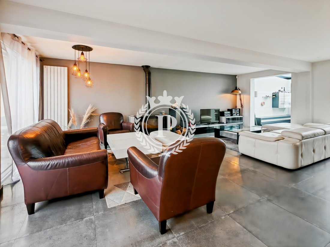 House in Arrondissement of Bobigny, Ile-de-France, France 5 - 17149706