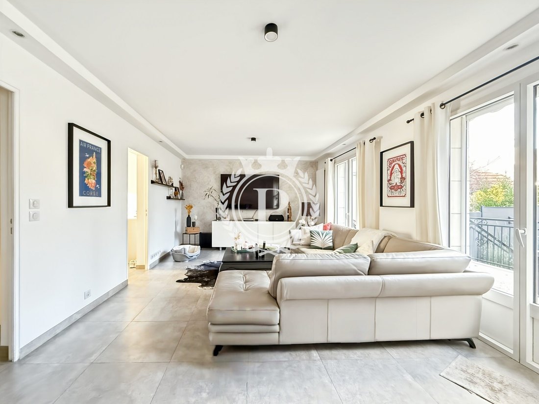 Villa in Chennevieres-sur-Marne, Ile-de-France, France 4 - 17149596